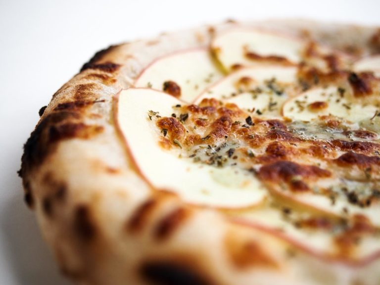 Gorgonzola Apple Pizza