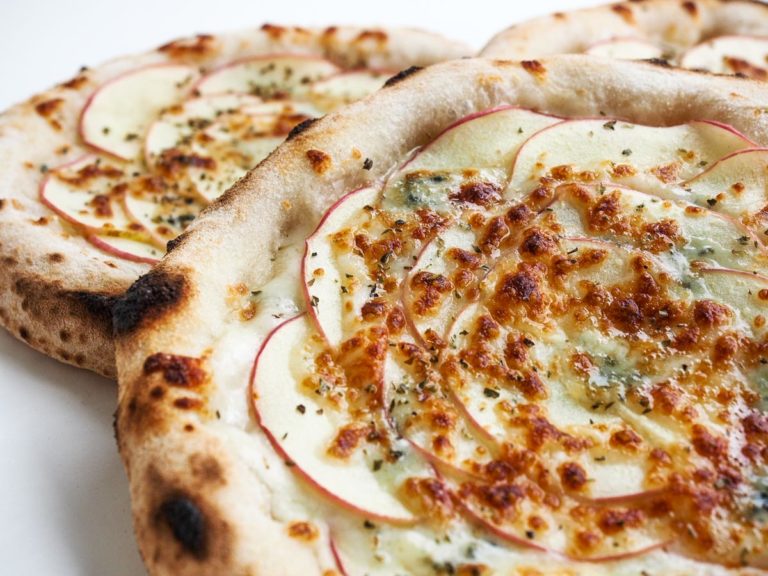 Gorgonzola Apple Pizza